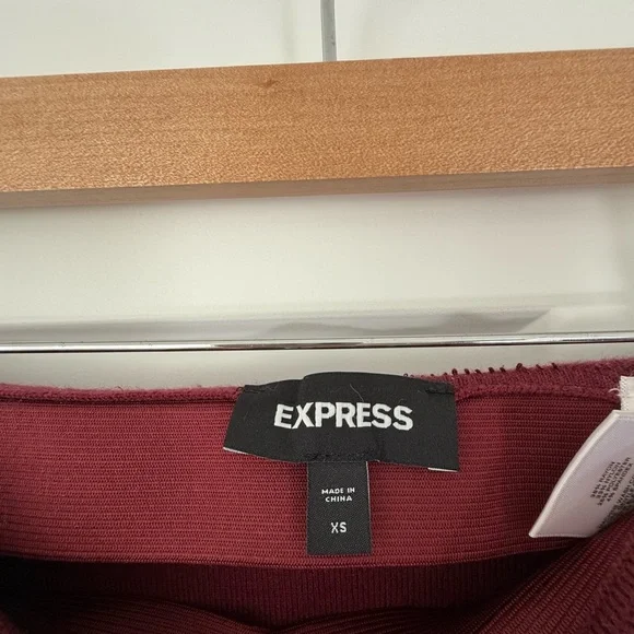 Express cardigan and skirt set - Picture 6 of 6